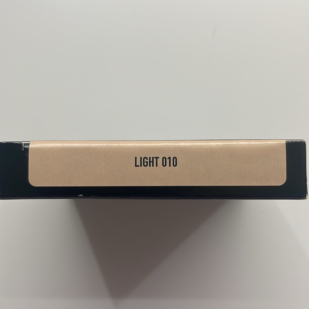 Cream Concealer Compact - Light Beige - Picture 4 of 4